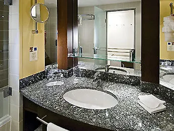 Novotel Niederad ile iletişim